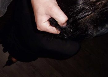 Domnișoara Lotti și anusul ei – 20 de ani, bine facută, inaltă, cu sâni mari și picioare frumoase