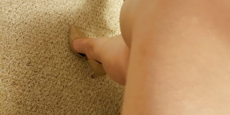 Visul unei nopți de iarnă. Îmi ia capul între mâinile ei și mă trage spre „poarta raiului”