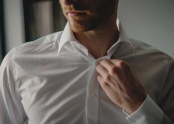 Doamna-matură-și-tânărul-potrivit