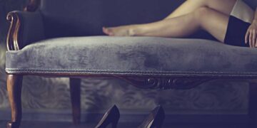 La hotel, cu doamna de 56 de ani